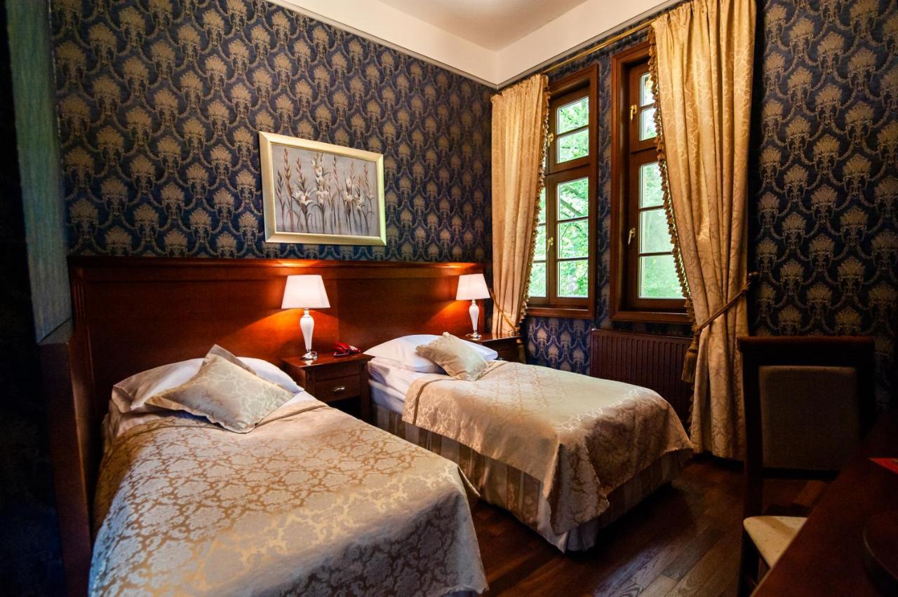Palac Mysliwski W Antoninie Bed & Breakfast 3*