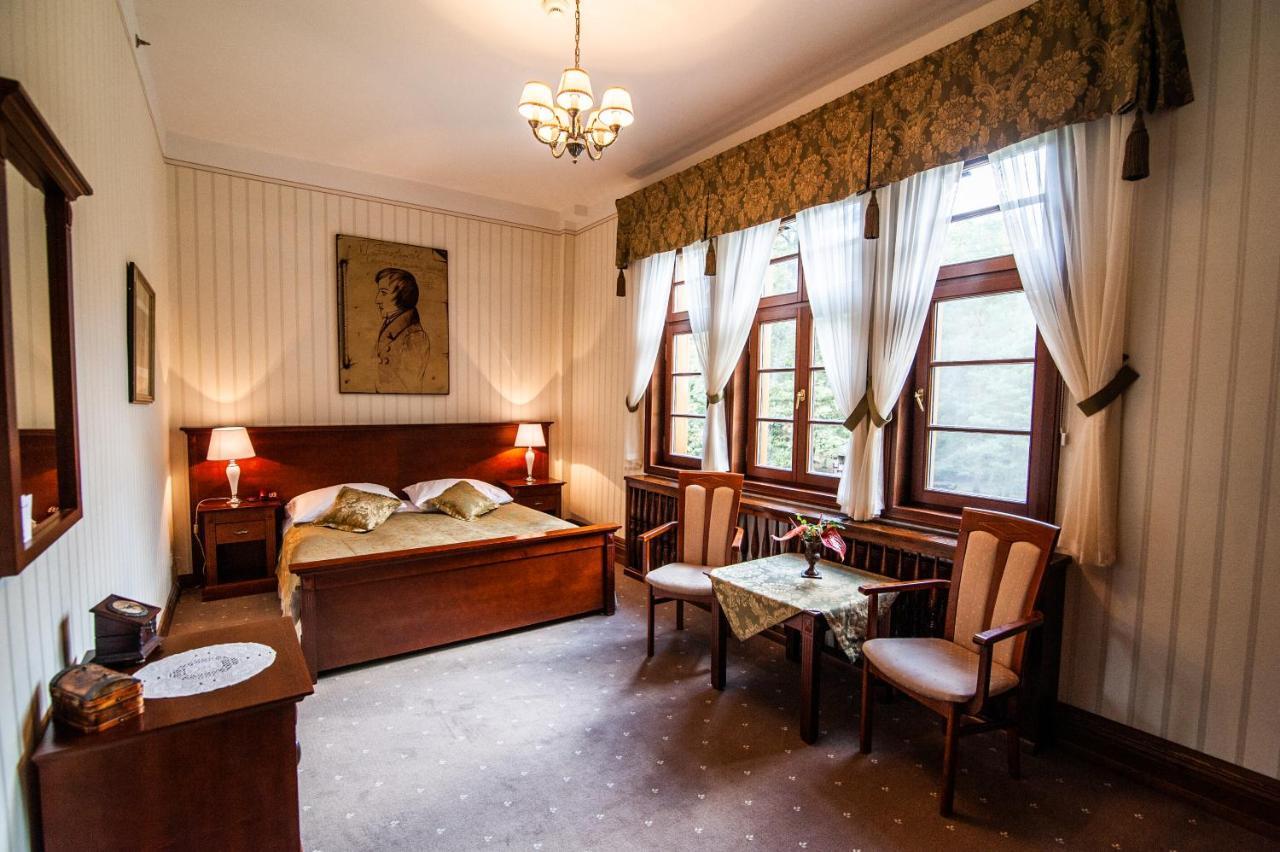Palac Mysliwski W Antoninie 3*